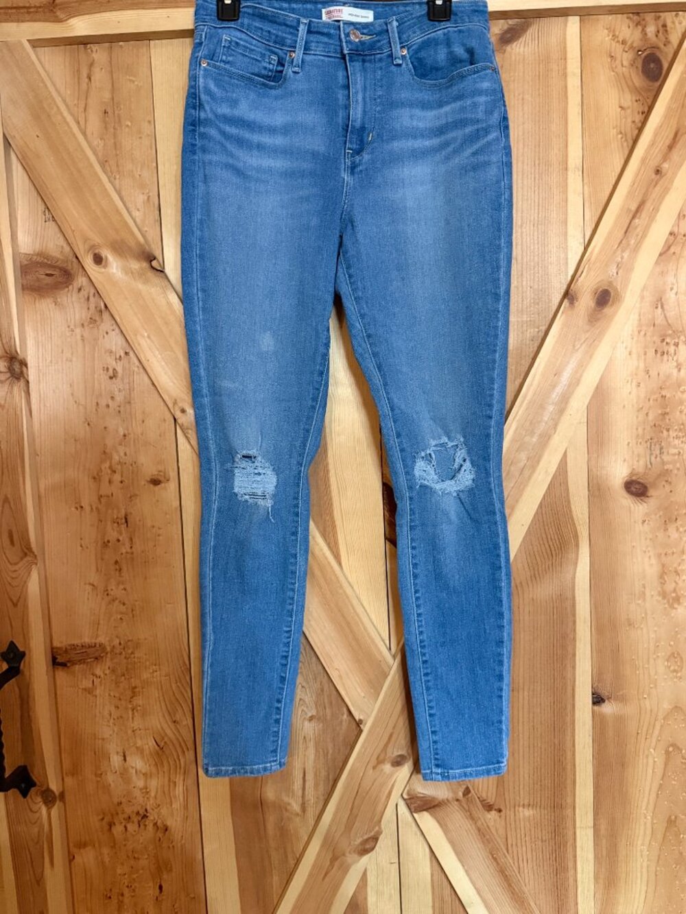 Signature Levi Strauss High Rise Skinny Jeans Distressed Womens 10 Long Blue